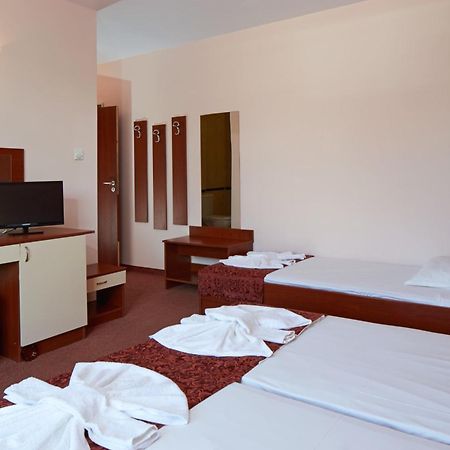 Guesthouse Kirov Равда Экстерьер фото