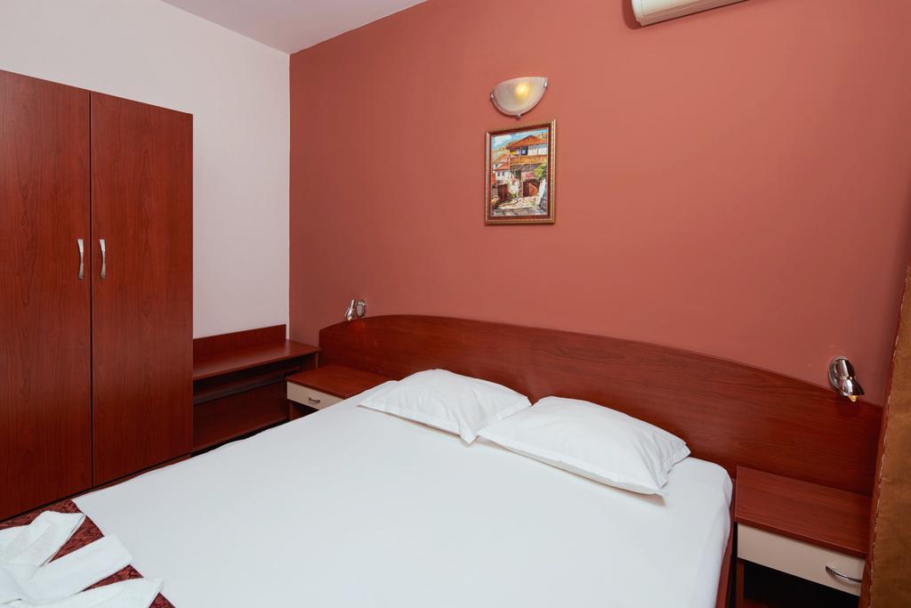 Guesthouse Kirov Равда Экстерьер фото